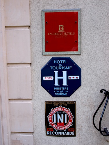 Hotel-Schild in Paris