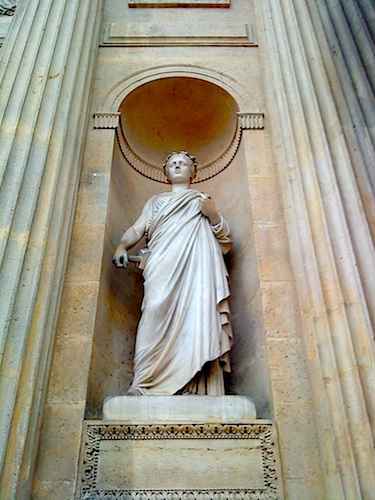 Statue in Paris