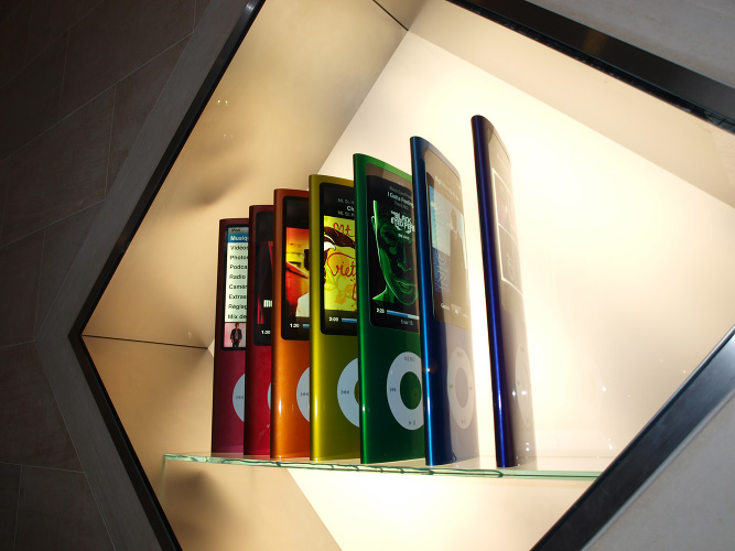 Große iPod Nano im Apple Store Paris