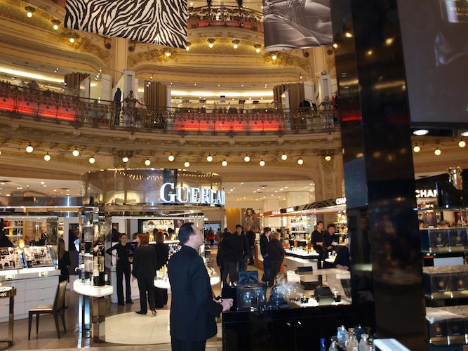 Galeries Lafayette von innen betrachtet