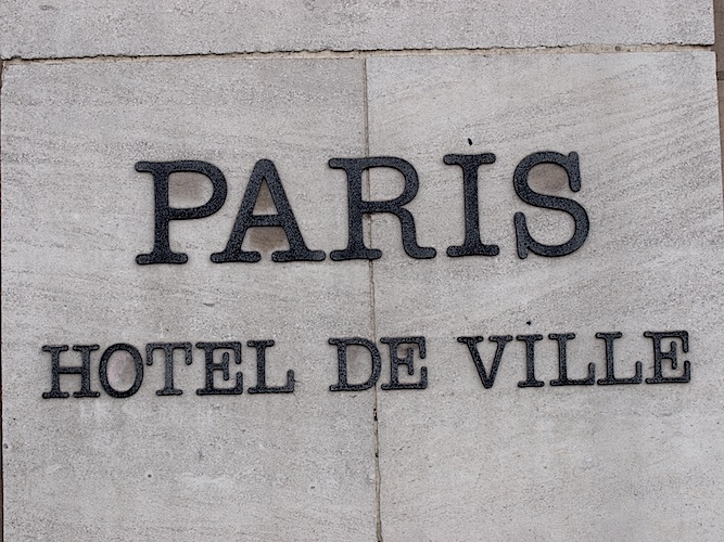 Schild Hôtel de ville